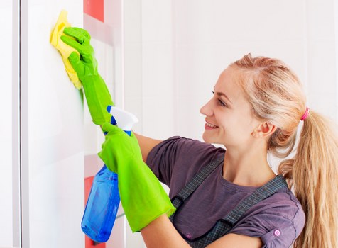 Local carpet cleaning service treating a stained carpet in N8